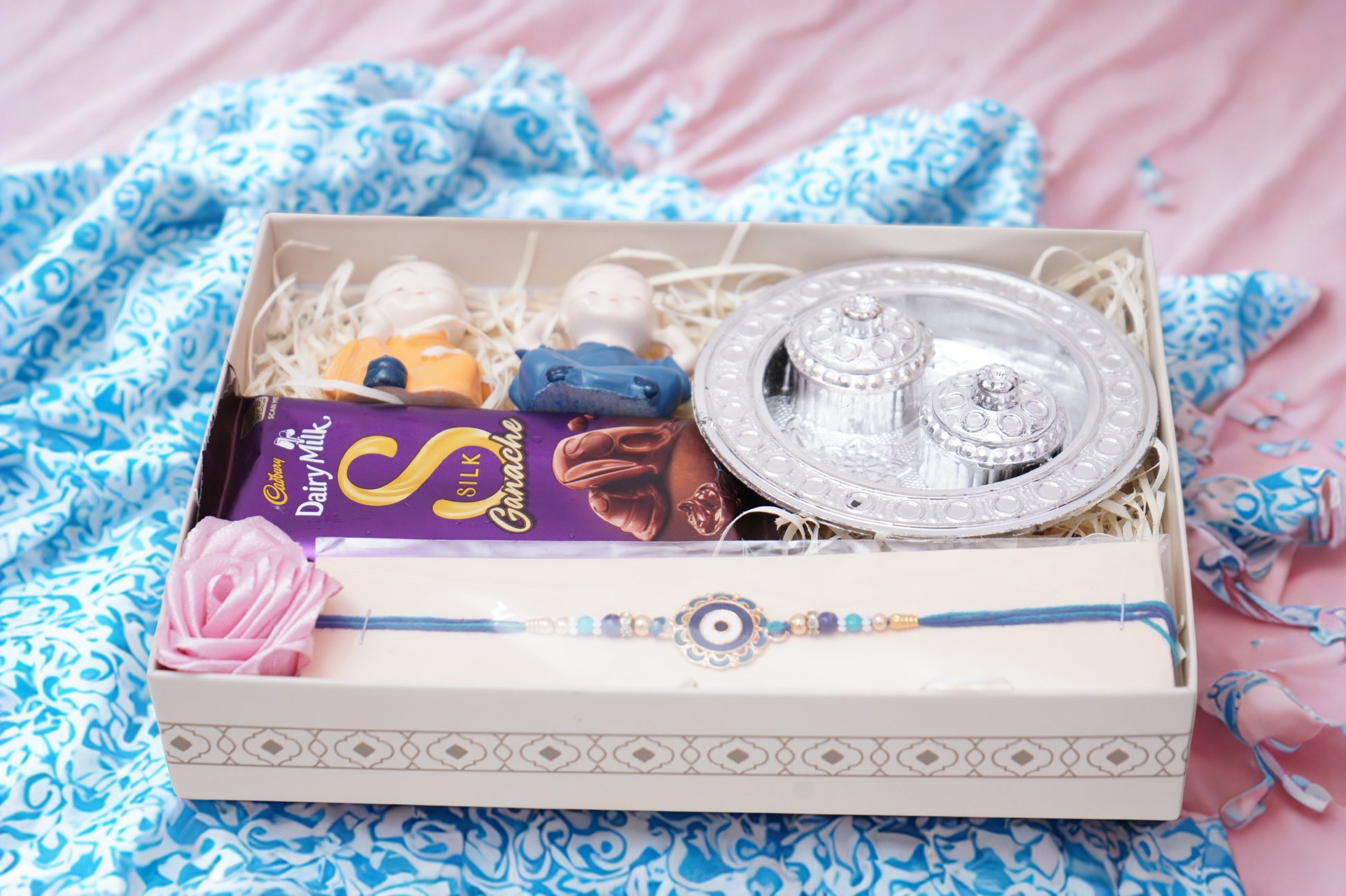Serene Rakhi Box